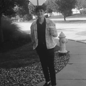 Meet your Posher, Derik